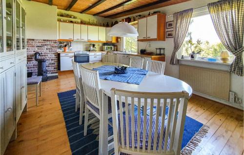 Asljunga House | Awesome Home In Åsljunga With Kitchen