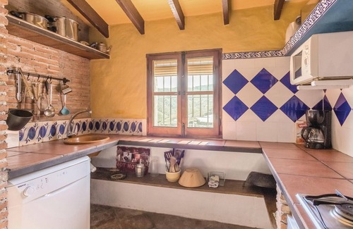 Almachar House | Awesome home in Almachar with WiFi