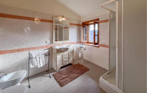 Bibbiena House | Awesome Home In Bibbiena With Kitchen