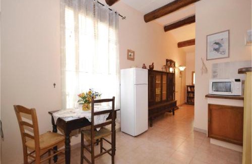 Crillon-le-Brave House | Awesome Home In Crillon Le Brave