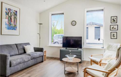 De Heen House | Awesome Home In De Heen With Wifi