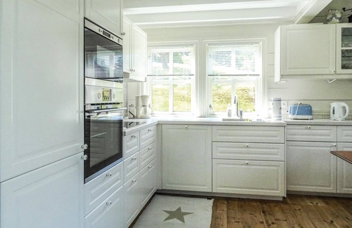 Suldal House | Awesome home in Erfjord with kitchen