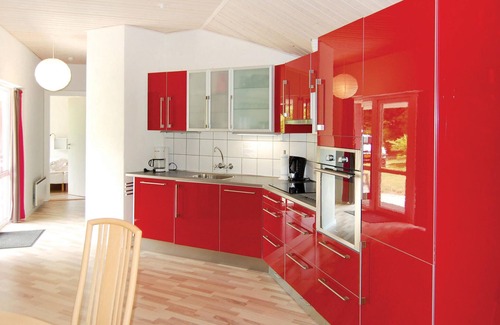 Farvang House | Awesome home in Fårvang with WiFi