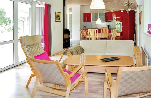 Farvang House | Awesome home in Fårvang with WiFi