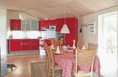 Farvang House | Awesome home in Fårvang with WiFi