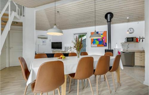 Farvang House | Awesome Home In Fårvang With Sauna