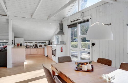 Glesborg House | Awesome home in Glesborg with sauna