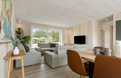 Bønnerup Strand House | Awesome home in Glesborg with sauna