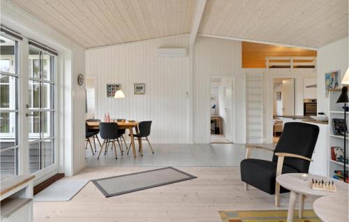 Udsholt Sand House | Awesome Home In Græsted With Wifi