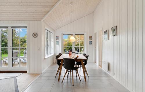 Udsholt Sand House | Awesome Home In Græsted With Wifi