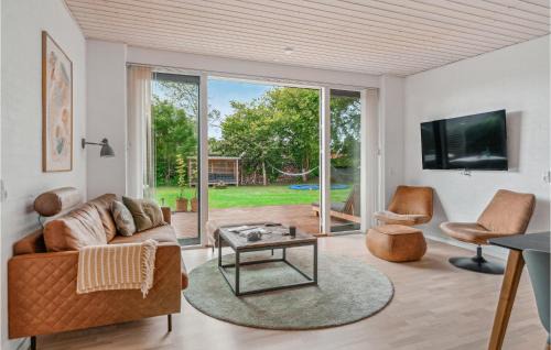 Grena Strand House | Awesome Home In Grenaa With Kitchen