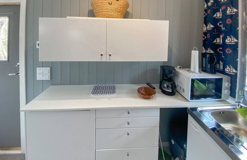 Grundsund House | Awesome home in Grundsund with WiFi