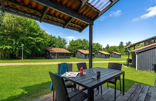 Hampen House | Awesome Home In Hampen With Kitchen