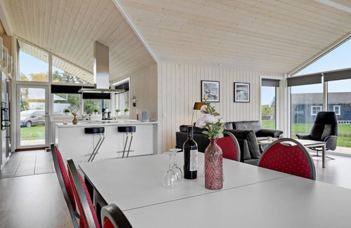Vang House | Awesome home in Hasle with WiFi