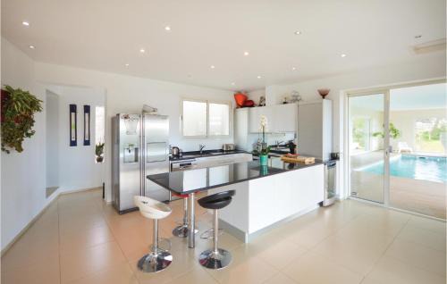 La Gaude House | Awesome Home In La Gaude With Kitchen