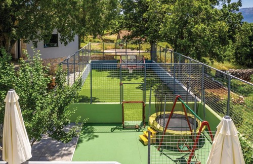 Lovrec House | Awesome home in Lovrec with 3 Bedrooms, WiFi and Heated swimming pool