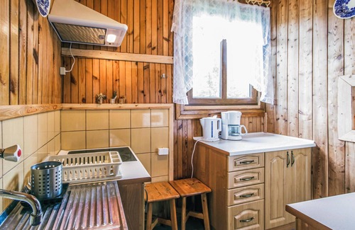 Mragowo House | Awesome home in Mragowo with kitchen