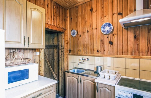 Mragowo House | Awesome home in Mragowo with kitchen