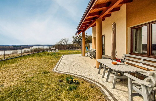 Mragowo House | Awesome home in Mragowo with lake view