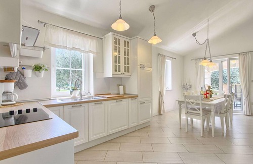 Tar-Vabriga House | Awesome home in Porec