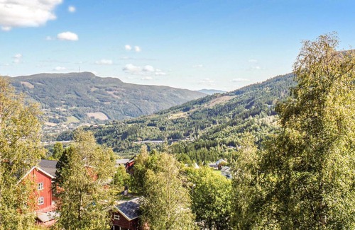 Sor-Aurdal House | Awesome home in Reinli with 3 Bedrooms, Sauna and WiFi