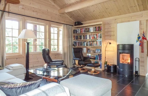 Sor-Aurdal House | Awesome home in Reinli with 3 Bedrooms, Sauna and WiFi