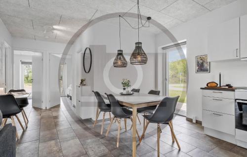Ringkobing House | Awesome Home In Ringkøbing With Wifi