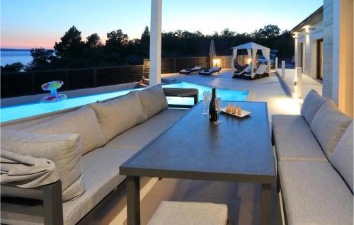 Starigrad House | Awesome Home In Starigrad Paklenica