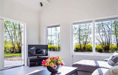 Zwanegat House | Awesome Home In Strijen With Wifi