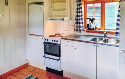 Syssleback House | Awesome Home In Sysslebäck With Kitchen