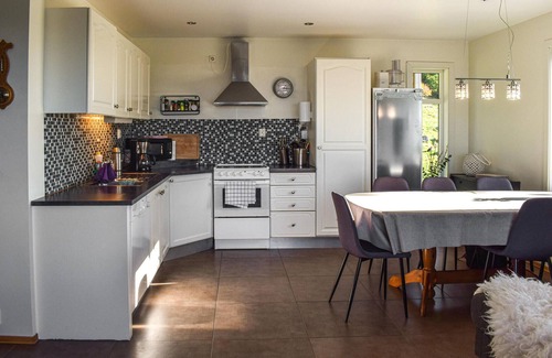 Flora Municipality House | Awesome home in Tansøy