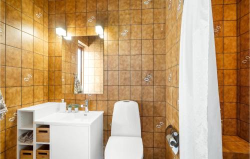 Thyboron House | Awesome Home In Thyborøn With Wifi