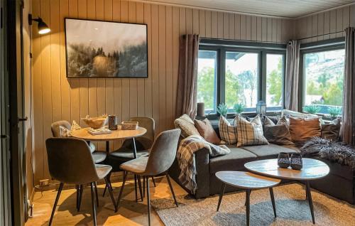 Samnanger House | Awesome Home In Tysse With Kitchen