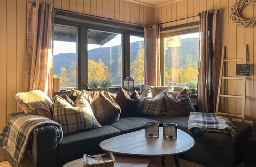 Samnanger House | Awesome Home In Tysse With Kitchen
