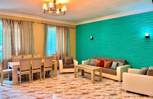 Dilijan Apartment | Awesome Large 3 Floor Villa Dilijan , 8 Bedrooms+4.5 Bathrooms+Swimming Pool, Nice Mountain View