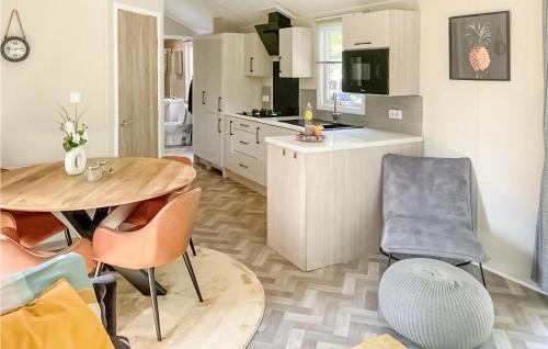 Municipality of Harderwijk Other | Awesome Stacaravan In Harderwijk