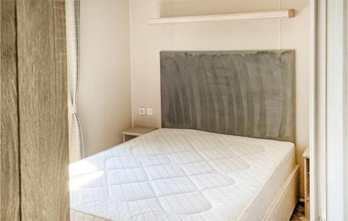 Municipality of Harderwijk Other | Awesome Stacaravan In Harderwijk