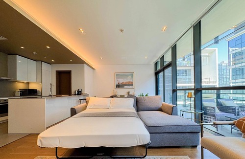 Al Wasl Apartment | Aya - Sophisticated 1BR Apartment in CityWalk with Views