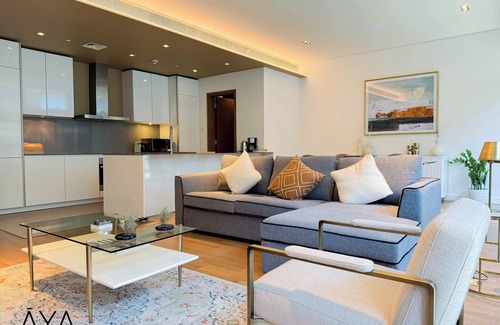 Al Wasl Apartment | Aya - Sophisticated 1BR Apartment in CityWalk with Views