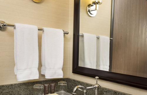 Hawthorne Hotel | Ayres Hotel Manhattan Beach LAX