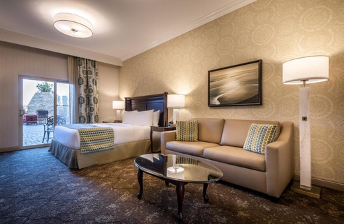 Seal Beach Hotel | Ayres Hotel Seal Beach - Cypress