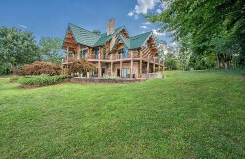 Lake Norman of Catawba House | Azalea Retreat by AvantStay Sleeps 34 Pool