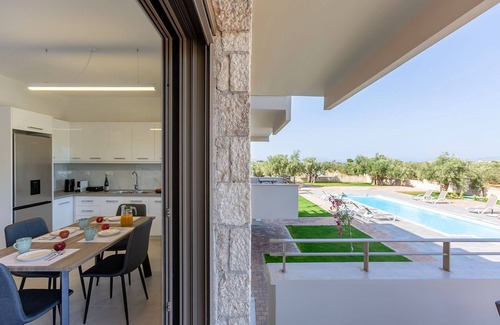 Paralia Villa | Azari Lifetime Memories Villa 3