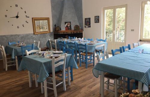 Neoneli House | AZIENDA AGRITURISTICA S'ARGALASI - B&B - AFFITTACAMERE Loc S'Argalasi Austis