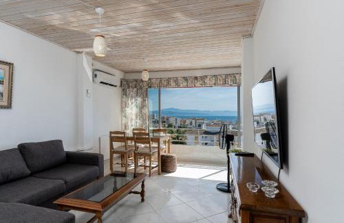 Benalmadena Costa Apartment | Azul Horizonte with a pool