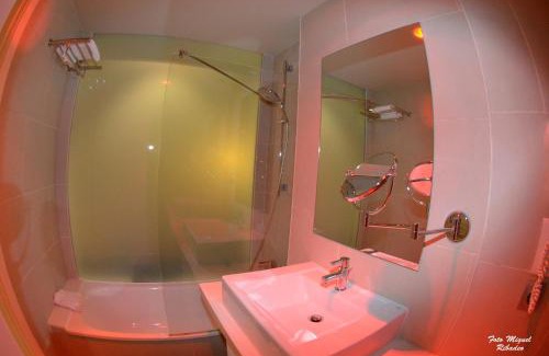 Paterna Hotel | AZZ Valencia Táctica Hotel