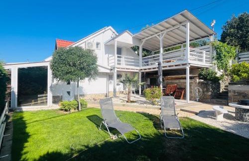 Pecs Villa | Bálics Vendégház