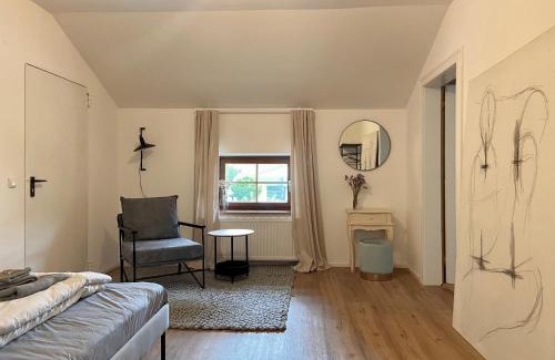 Desselbrunn Apartment | Bäckerhaus - Wohnung mit Pool und Garten