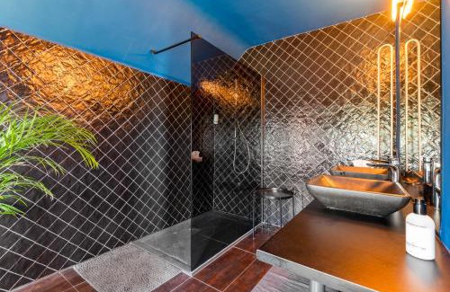 Zurenborg Apartment | B&B Baron Osy Suites Blue & Yellow