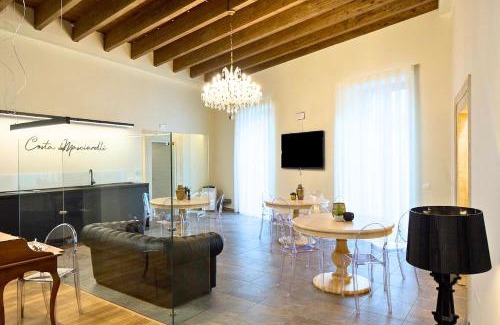 L'Aquila Bed & Breakfast | B&B Costa Masciarelli - Suite affrescate a due passi dal Duomo